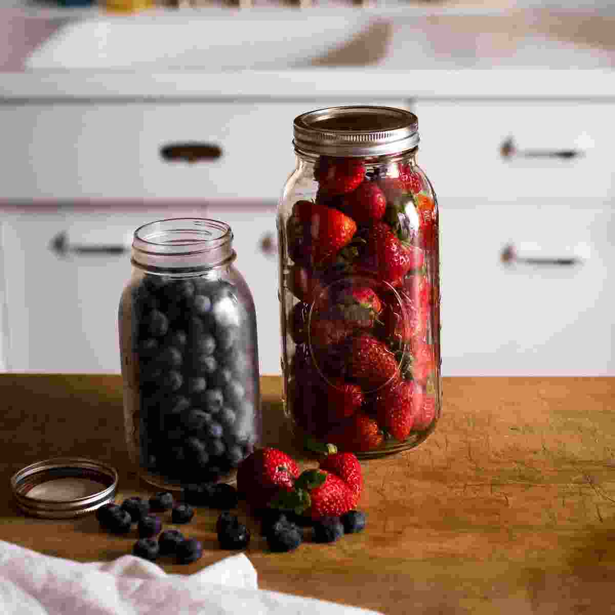 SIMPLE HACK TO KEEP YOUR BERRIES FRESH FOR WEEKS