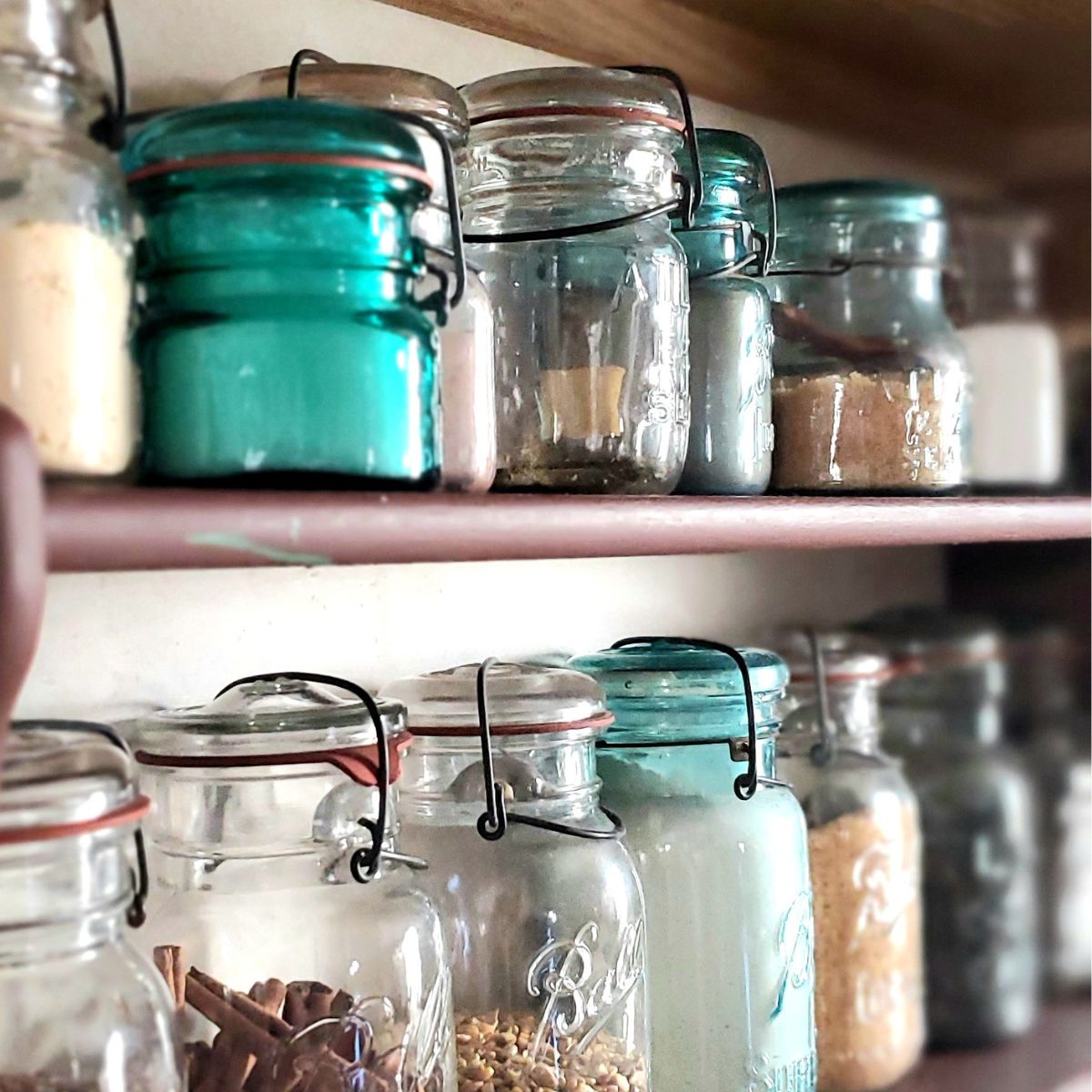Pros & Cons for Using Glass Jars for Food Storage